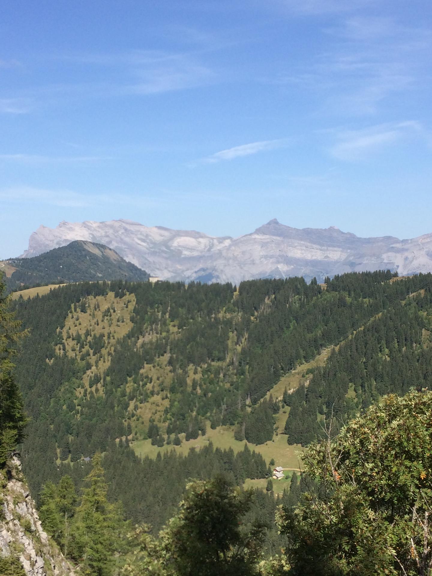 A l'horizon le col de Voza J1